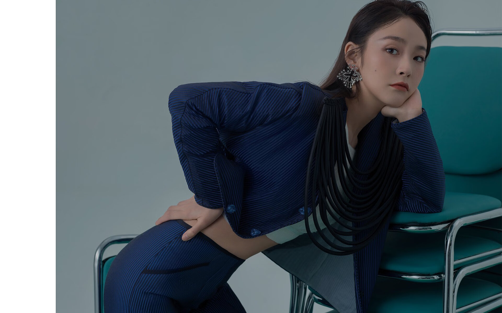 _云中跳伞：飞跃天际的极限体验_，空中飞云